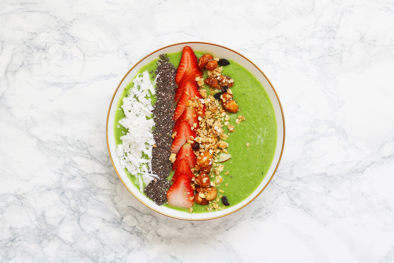 spinach and avocado smoothie bowl